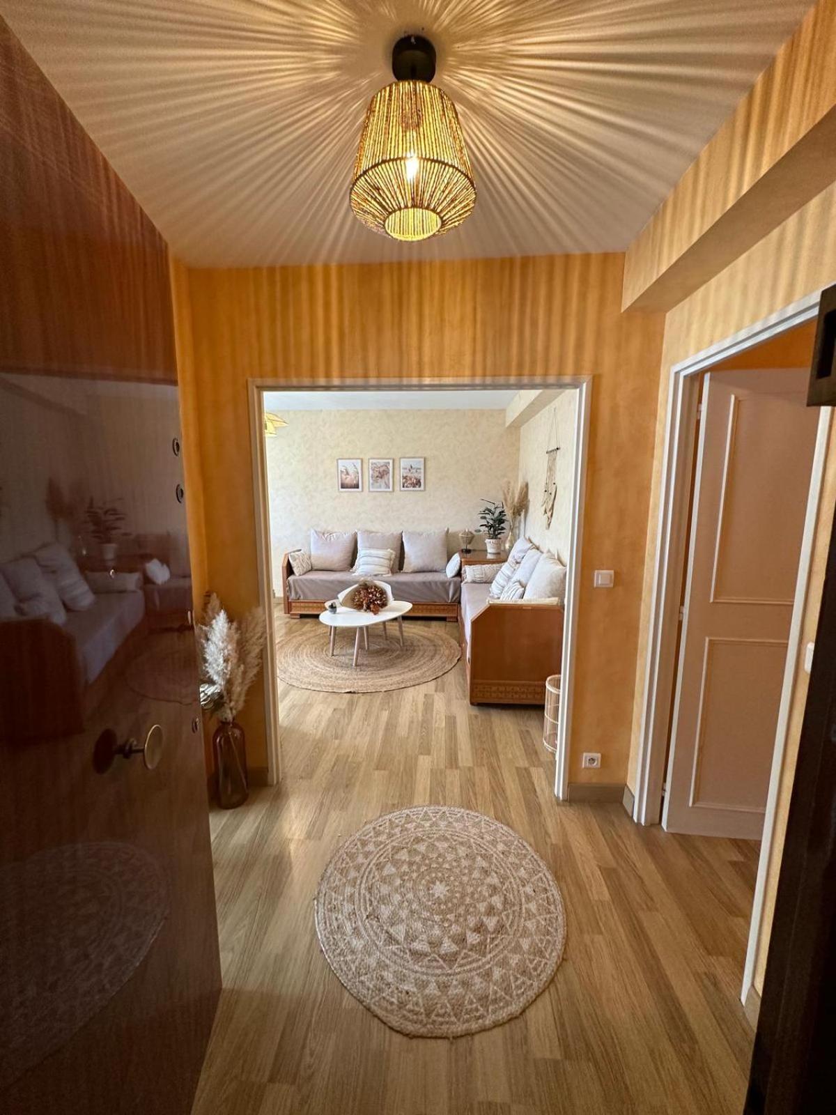 Spacieux 2 Chambres 65M2 Climatise Au Village Medieval Entre Nice Et Antibes Villeneuve-Loubet Exterior foto